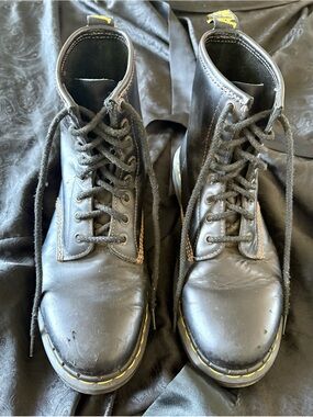 Dr. Martens 1460 Men’s Abruzzo Leather Lace Up Boots